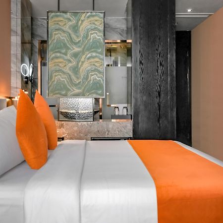 Ocean Hotel Phnom Penh Bagian luar foto