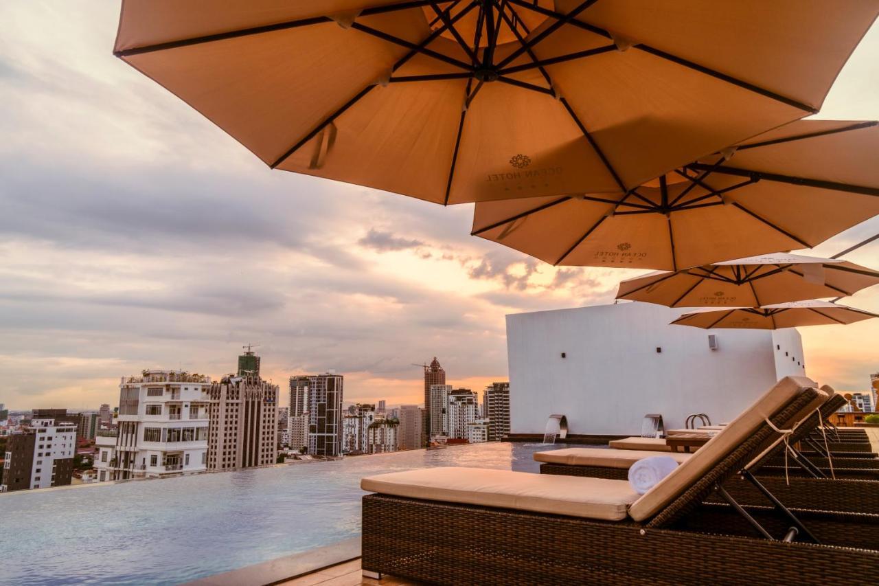 Ocean Hotel Phnom Penh Bagian luar foto