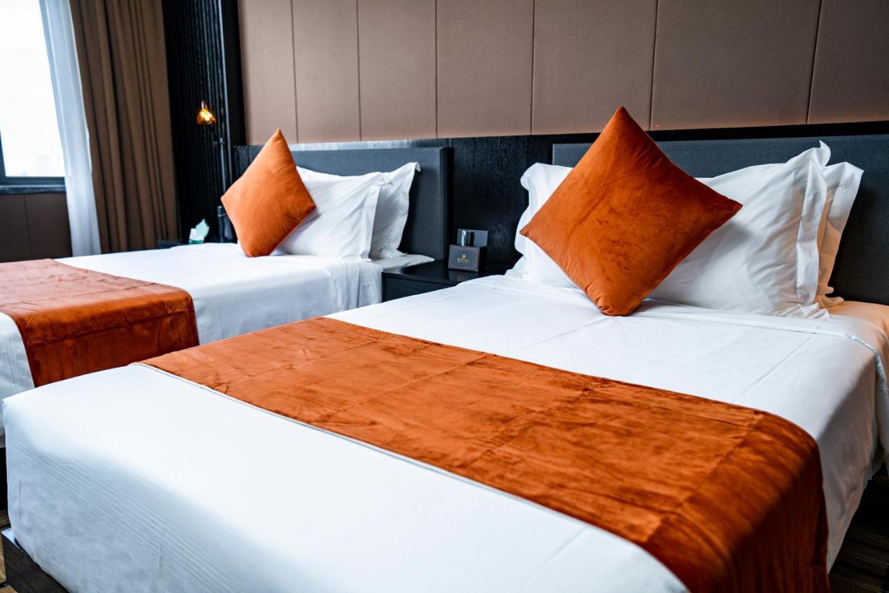 Ocean Hotel Phnom Penh Bagian luar foto