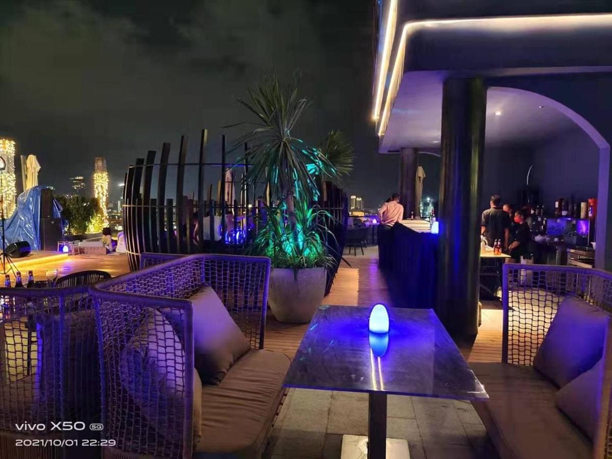 Ocean Hotel Phnom Penh Bagian luar foto