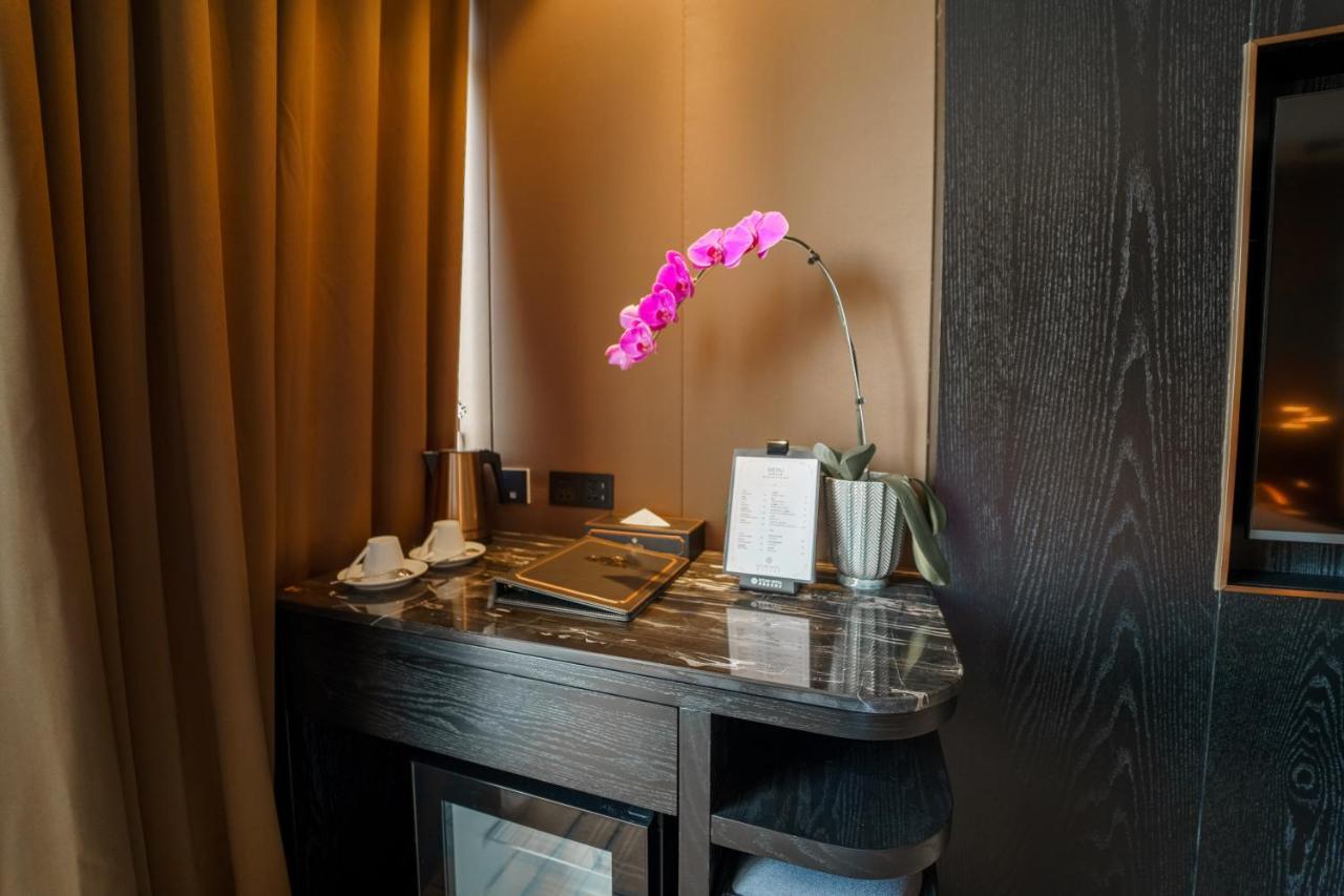 Ocean Hotel Phnom Penh Bagian luar foto
