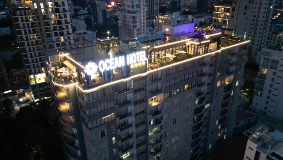 Ocean Hotel Phnom Penh Bagian luar foto